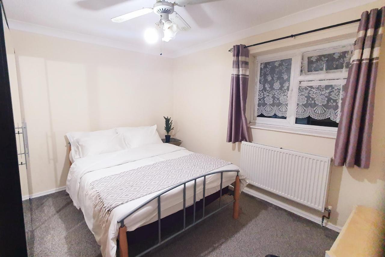 1 Bedroom Apartment Close To Slough Train Station Buitenkant foto