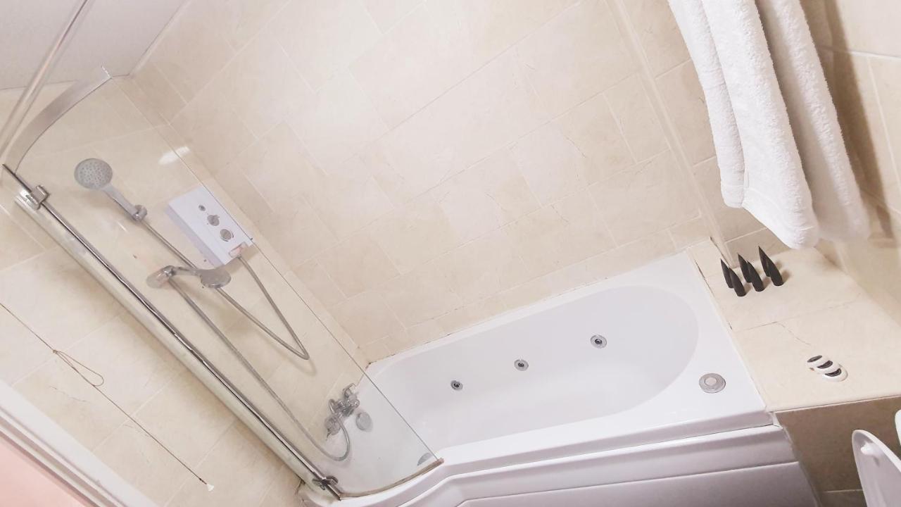 1 Bedroom Apartment Close To Slough Train Station Buitenkant foto